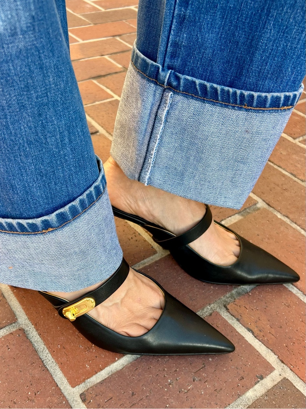 Donna Karan New York Thompson Pointed Toe Black Heels Size 9